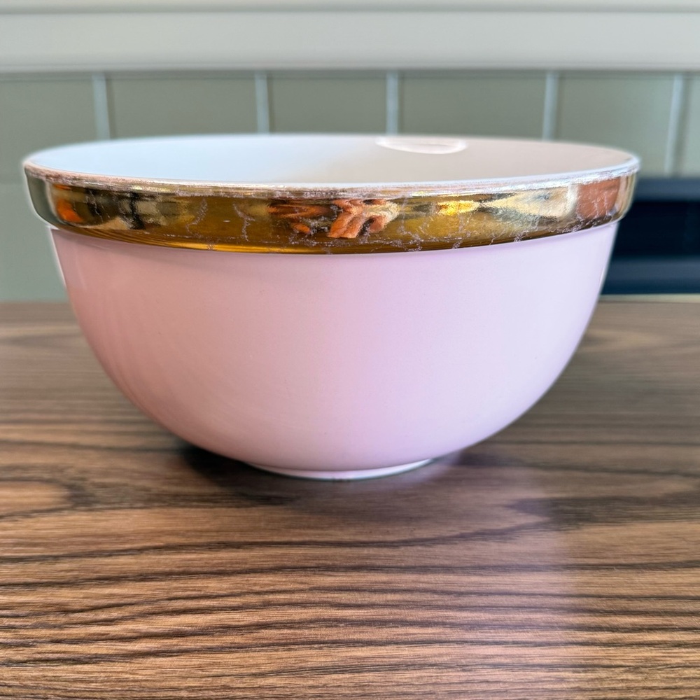 Vintage Hall’s Superior Quality Kitchenware Mixing Bowl-Pink w/Gold Trim 1.5 Qt